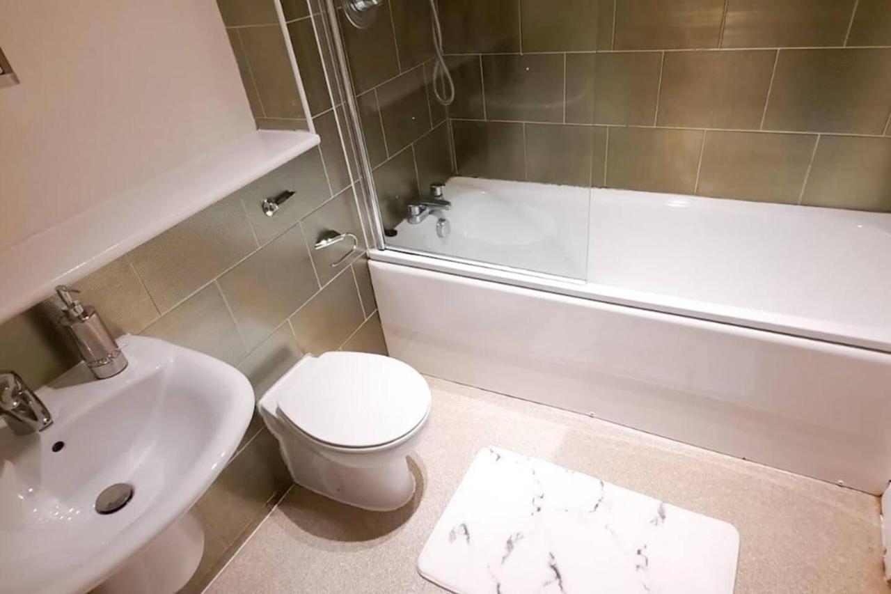 2-Bed Apartment Near City Centre Manchester Bagian luar foto