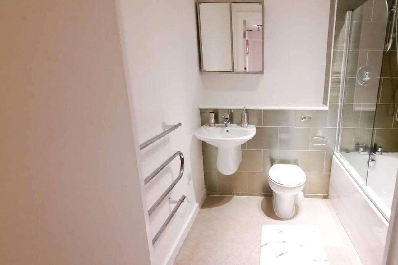 2-Bed Apartment Near City Centre Manchester Bagian luar foto