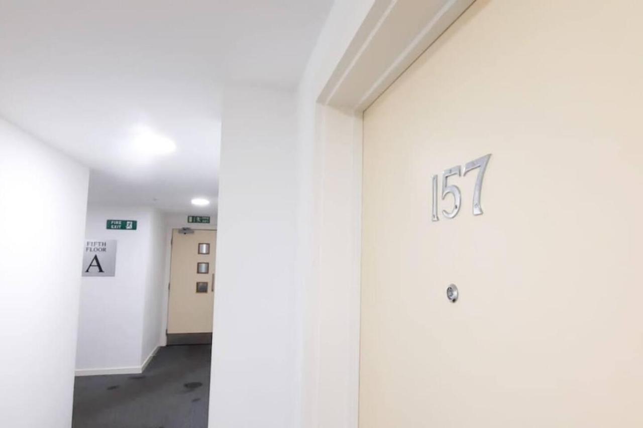 2-Bed Apartment Near City Centre Manchester Bagian luar foto