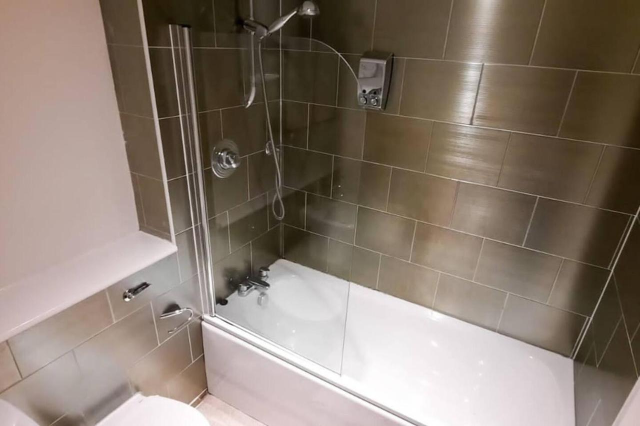 2-Bed Apartment Near City Centre Manchester Bagian luar foto